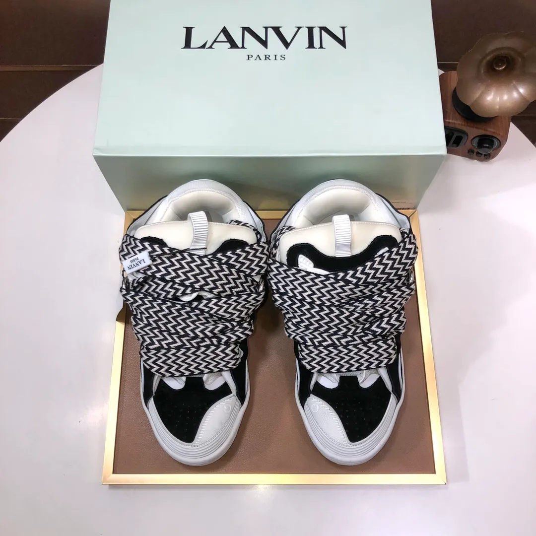 Men's men's shoes💰820💰[LANVIN] The latest lace-up fashionable casual couple sneakers, high-quality CLAY couple series‼ ️ The latest trendy products of the season 🌈Many bloggers have planted grass and purchased the original open-mold customization. The upper and outsole are sewn with mark threads without edge sealing. A variety of material splicing combination design. Very versatile for fashionable and casual wear. Comfortable on the feet. Self-recommended. Upper cowhide + cow suede + breathable mesh lining. Foot-padding cowhide. Exclusive original open-mold clear logo rubber outsole ⚠️Couple standard size 36-40 for women and 38-44 for men.